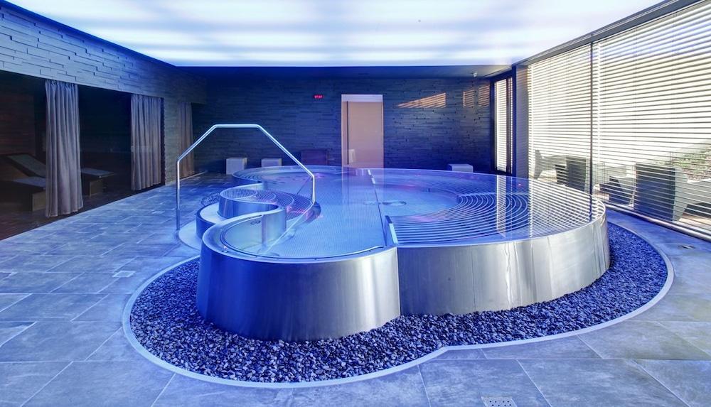 Miura Hotel Celadna Ngoại thất bức ảnh