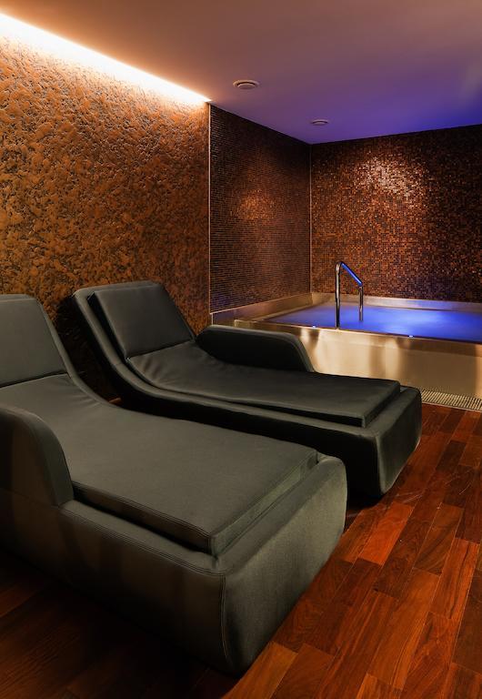 Miura Hotel Celadna Ngoại thất bức ảnh