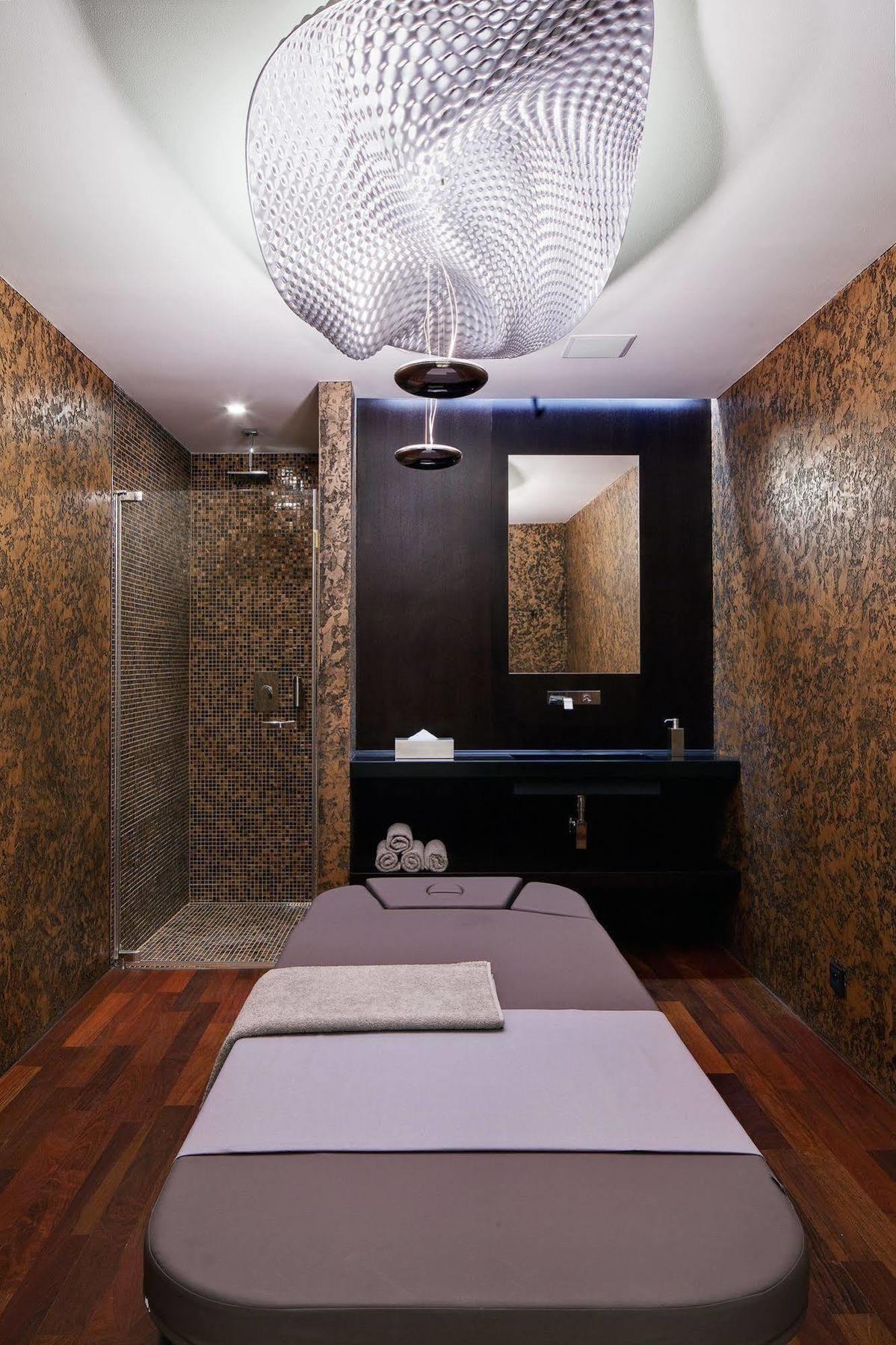 Miura Hotel Celadna Ngoại thất bức ảnh